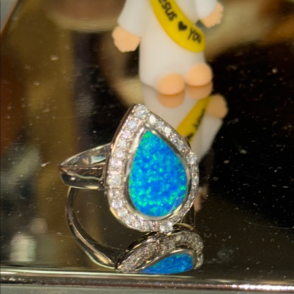 😍Elegant Silver and Blue Teardrop Ring. FD(Felicia Designs?, 925, China)Stamps